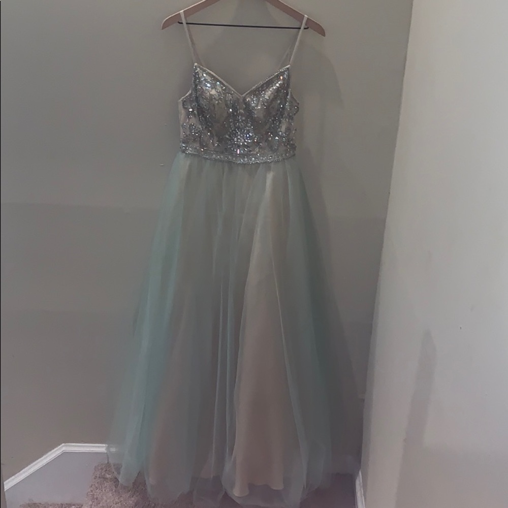 TLC Say Yes to the Prom Dress